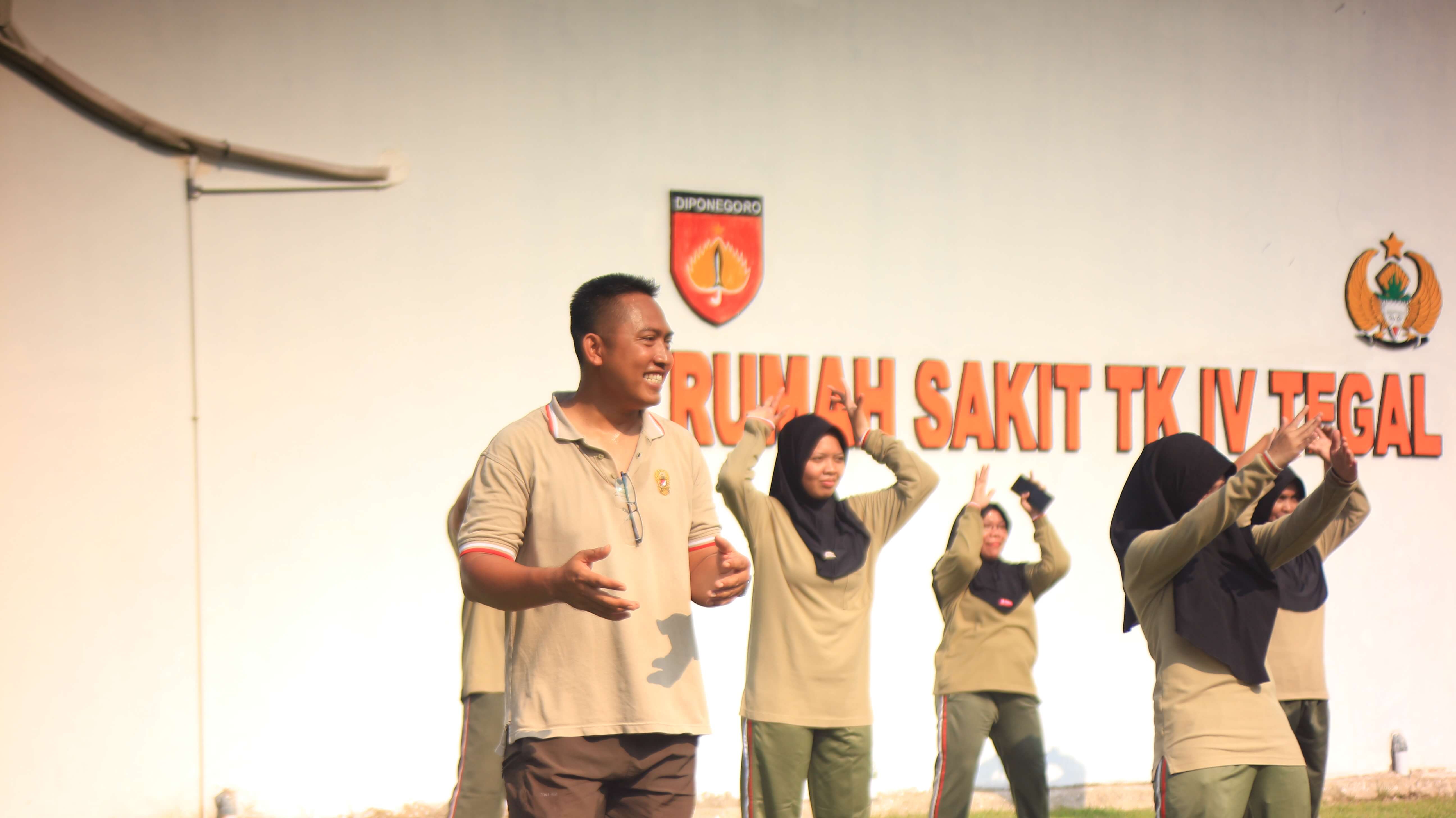 Karyawan RS DKT Menggelar Senam Pagi